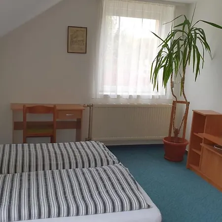 Veszprem Room Δωμάτια σε οικογενειακή κατοικία